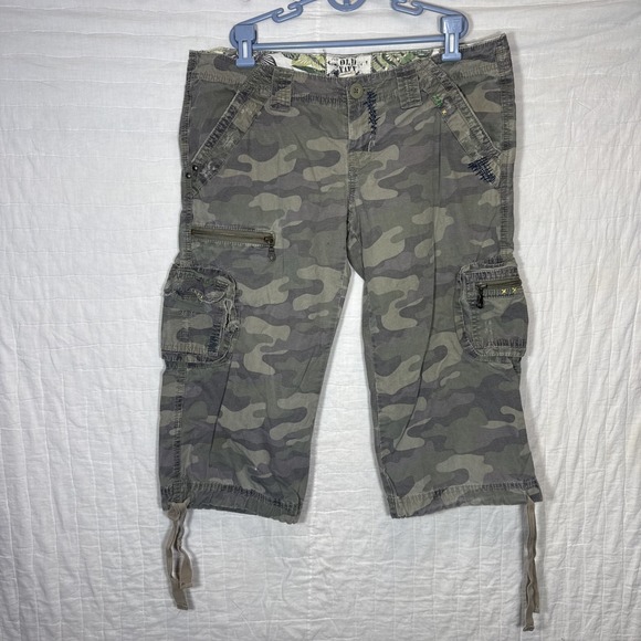Old Navy Y2K Camo Distressed Cargo Capris Ultra Low Rise Patchwork Grunge Sz 10 - Picture 1 of 9